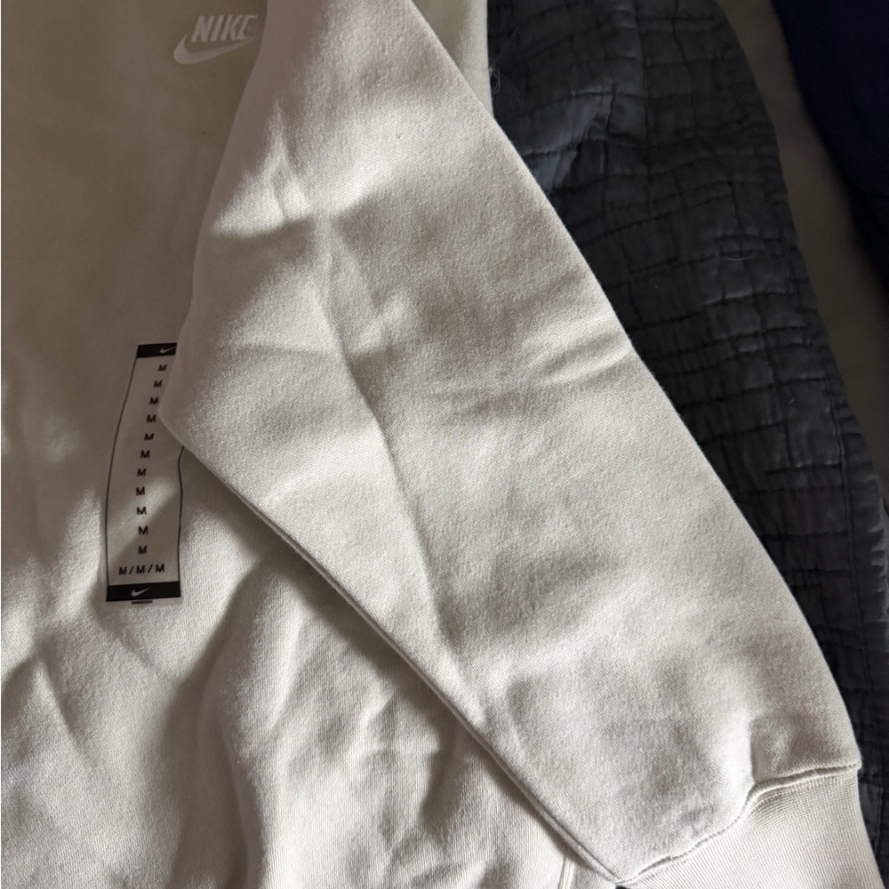 Nike Cream Crewneck Sweatshirt - Picture 6 of 8